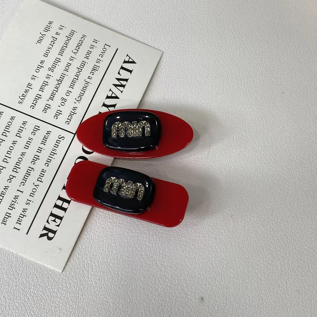 【雪糕专属】t379 min字母精致宽鸭夹一对