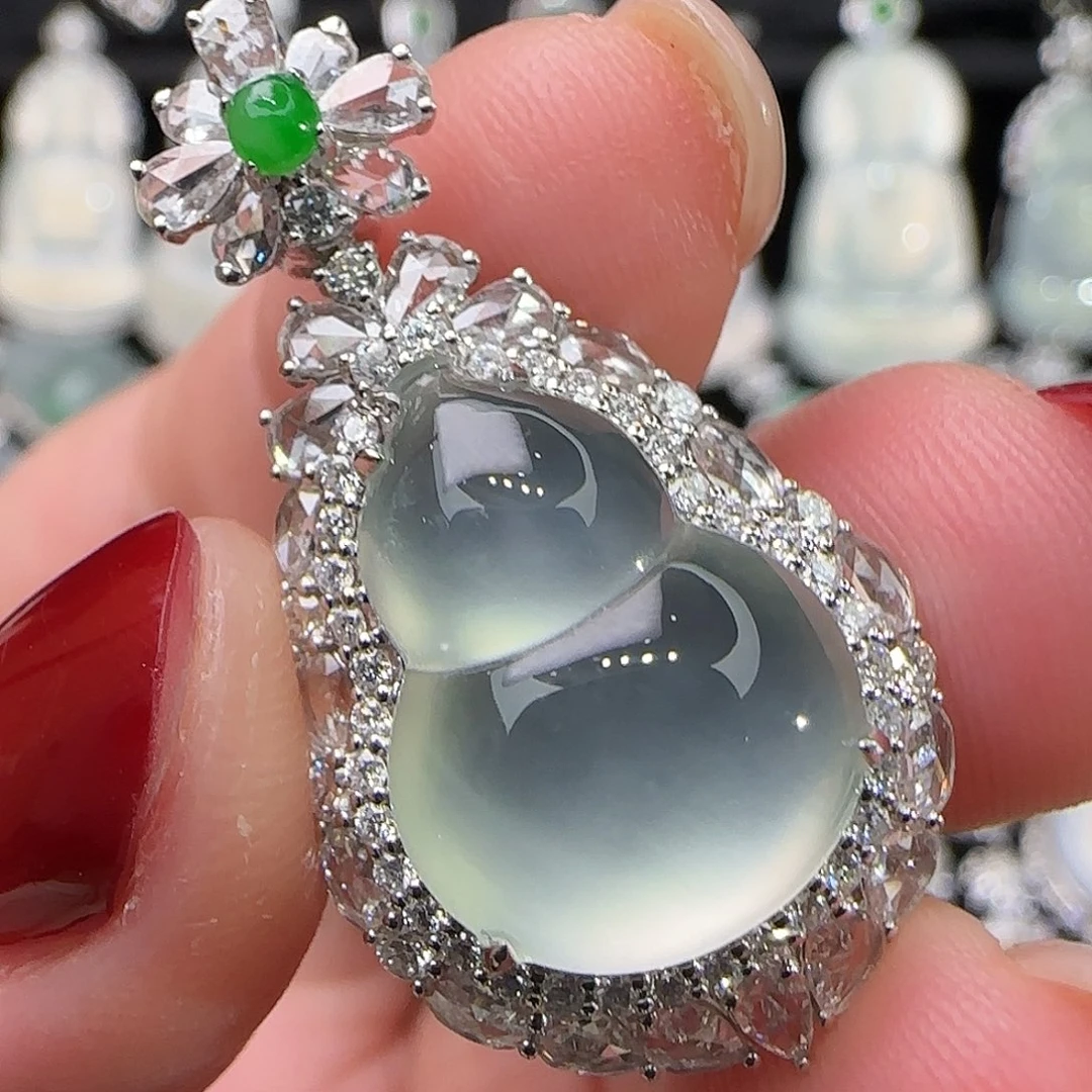 翡翠18K金镶嵌颈饰天然翡翠