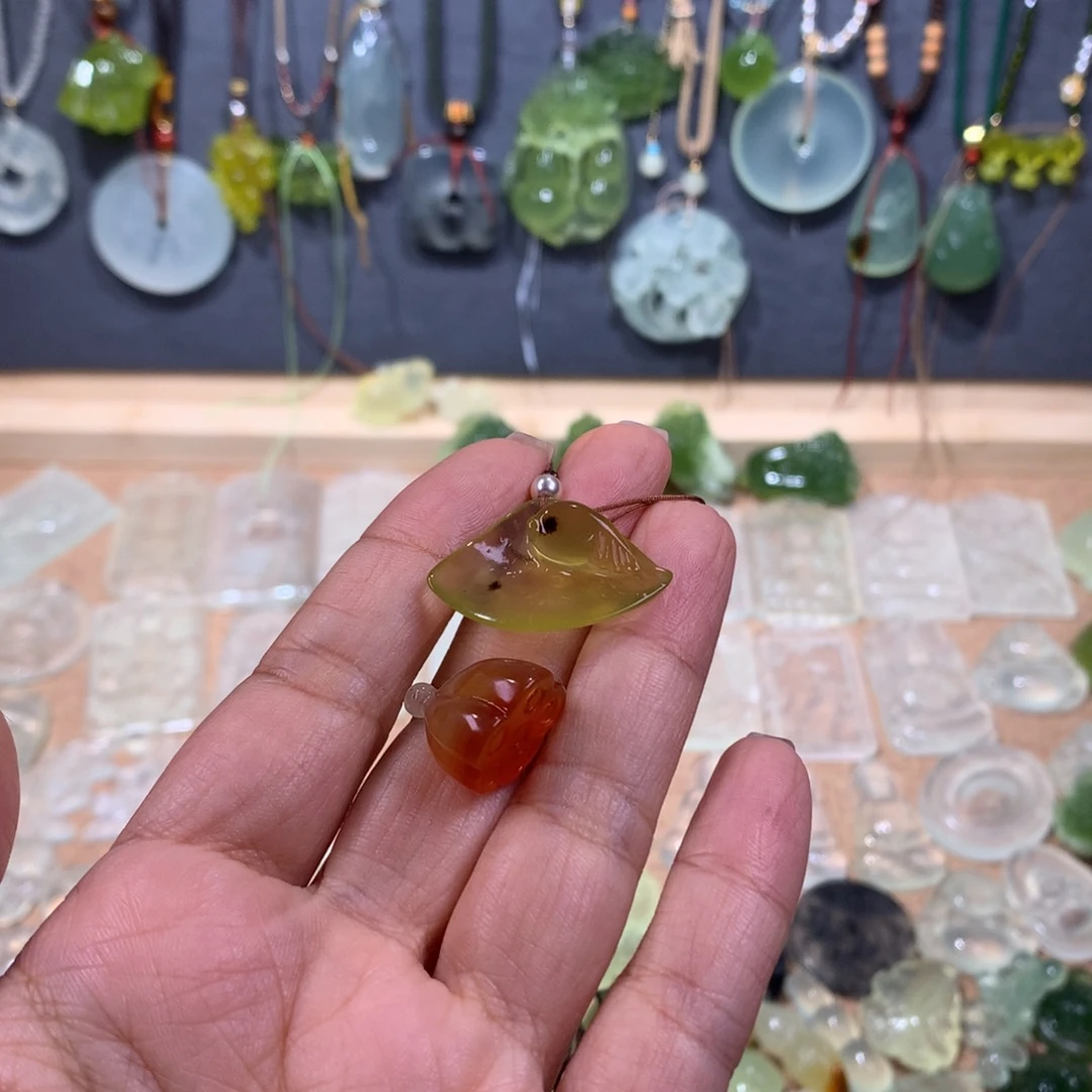 就****蛇纹石玉未镶嵌颈饰