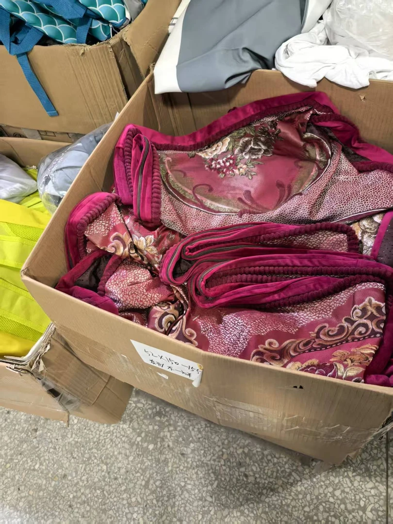 《厚广家》 3楼52×150红色提花沙发垫套 发1个 不挑款有大的