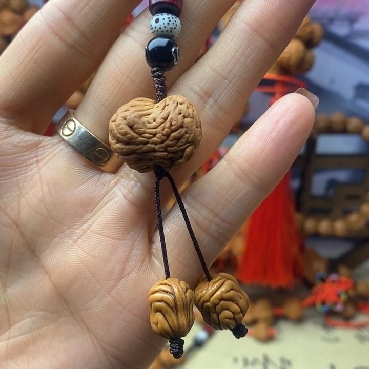 桃核吊坠龙纹桃枭