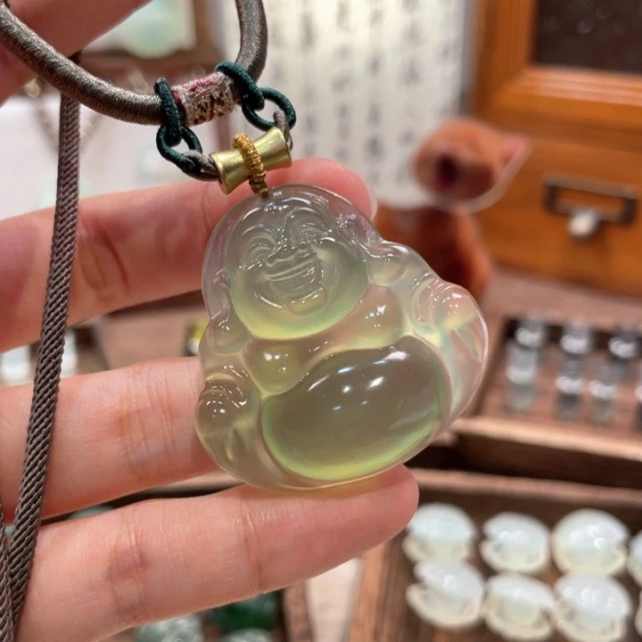 蛇纹石玉未镶嵌颈饰