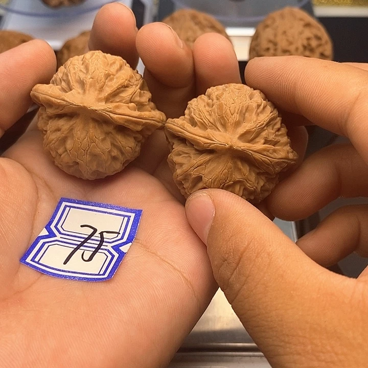 弘***量把件文玩核桃39宫灯