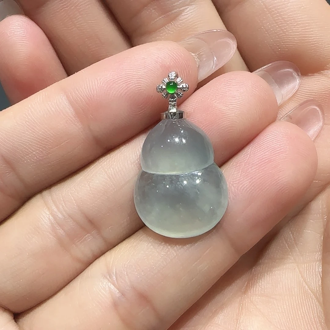 翡翠18K金镶嵌颈饰葫芦L
