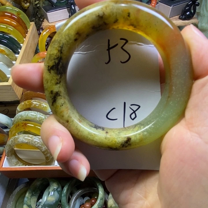 蛇纹石玉未镶嵌手镯