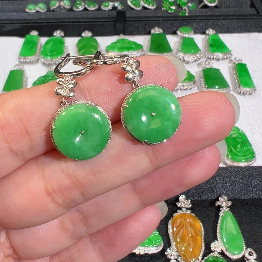 【闪购商品】翡翠吊坠(不含链)18K金镶嵌