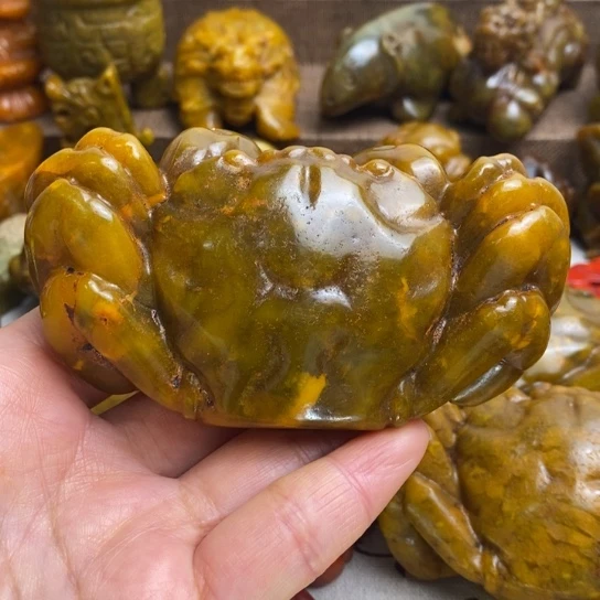 秋***生蛇纹石玉未镶嵌颈饰