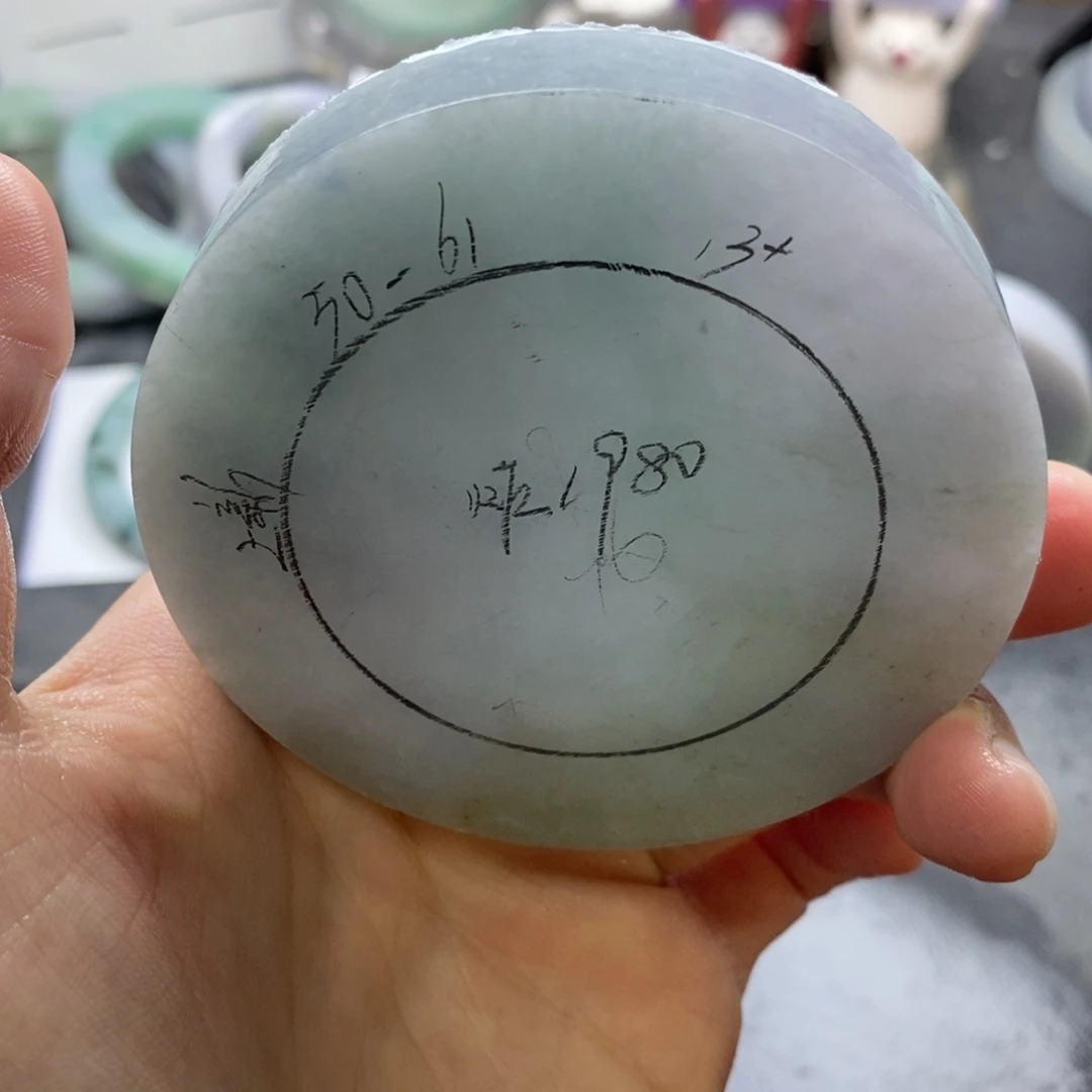 定制翡翠未镶嵌翡翠手镯