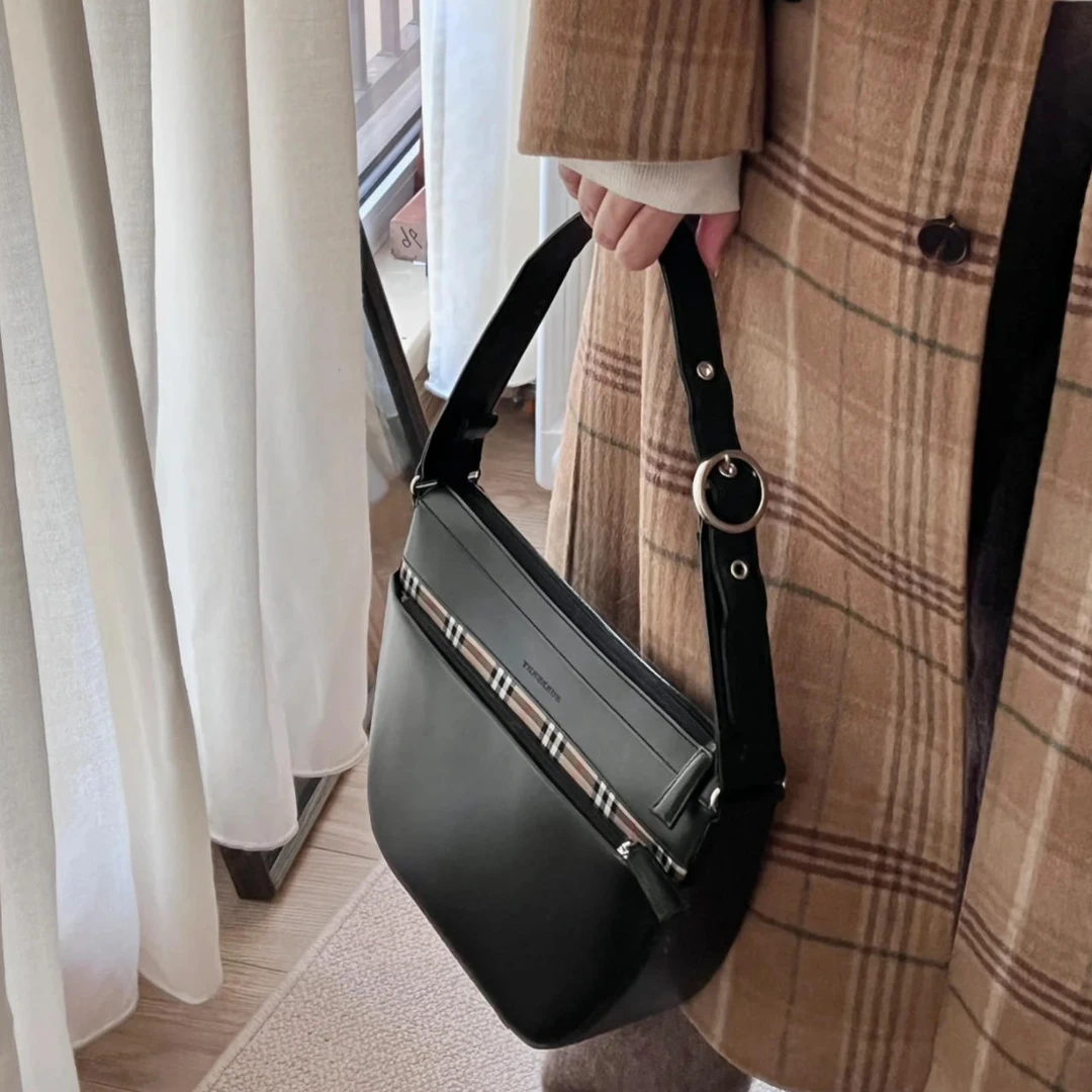 95新 BURBERRY/博柏利 大吉中古/博柏利黑色拼战马格纹单肩包