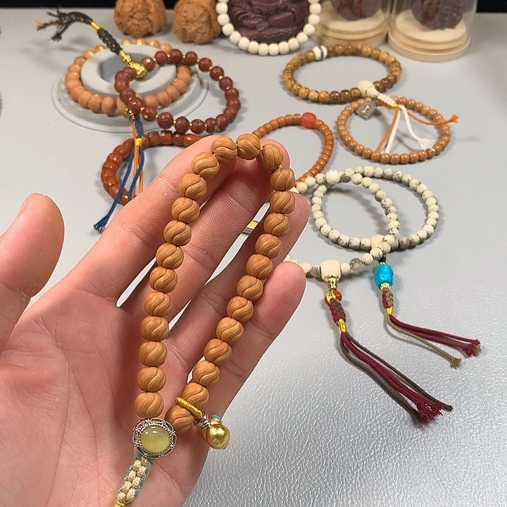 吊坠猴头核桃。。。。。。。。。