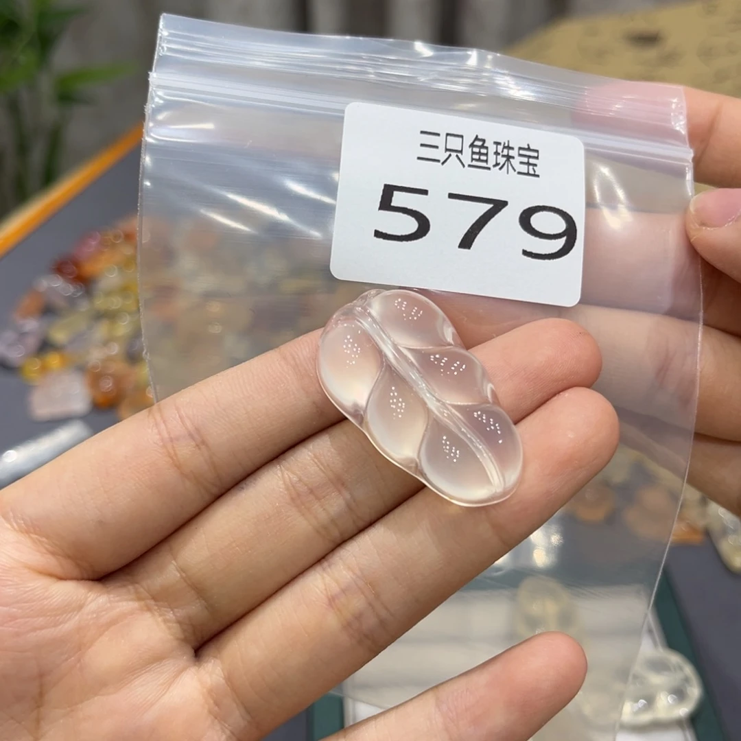 雨***樱玛瑙/玉髓颈饰未镶嵌