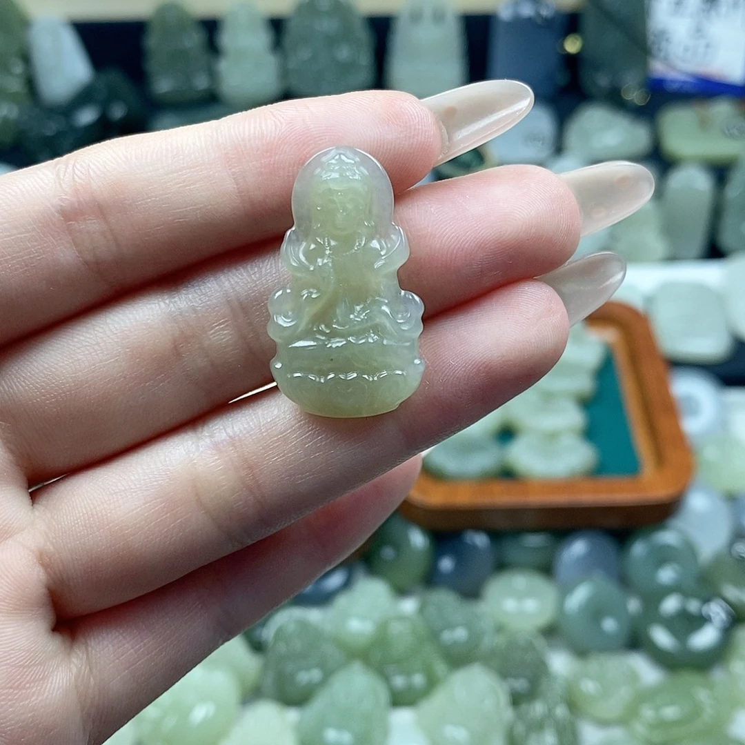 和田玉未镶嵌颈饰小观音