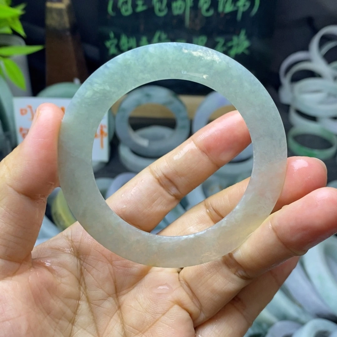 定制翡翠未镶嵌手镯