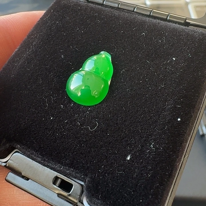 翡翠裸石天然翡翠A货满色葫芦裸石