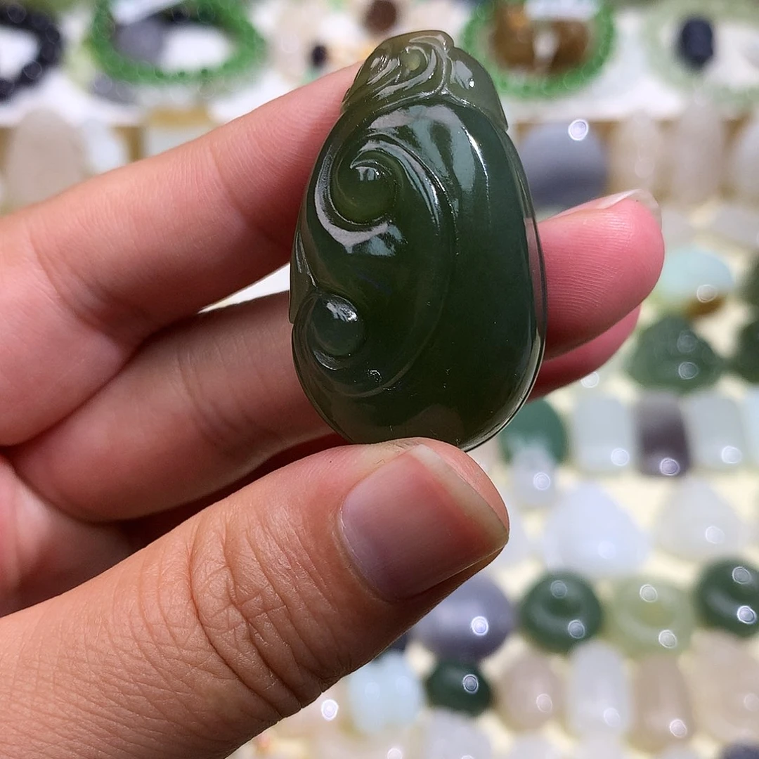 和田玉未镶嵌颈饰