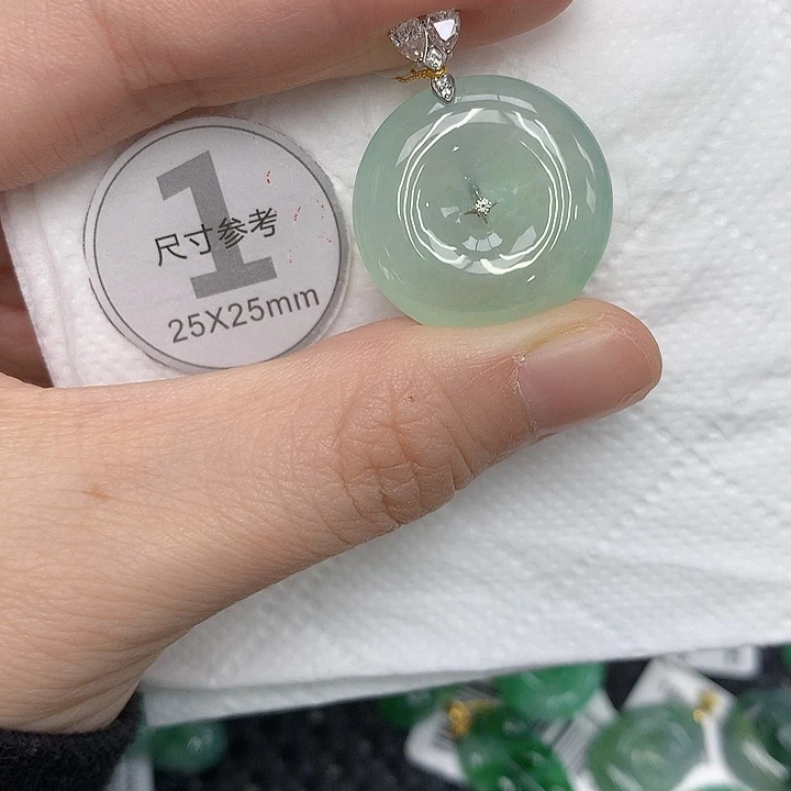 颈饰18K金镶嵌翡翠135678999