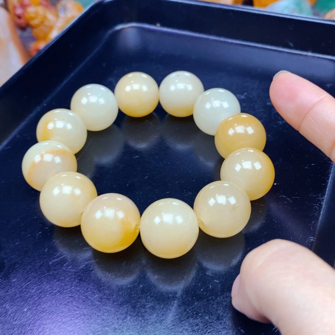 石英质玉（黄龙玉）未镶嵌颈饰