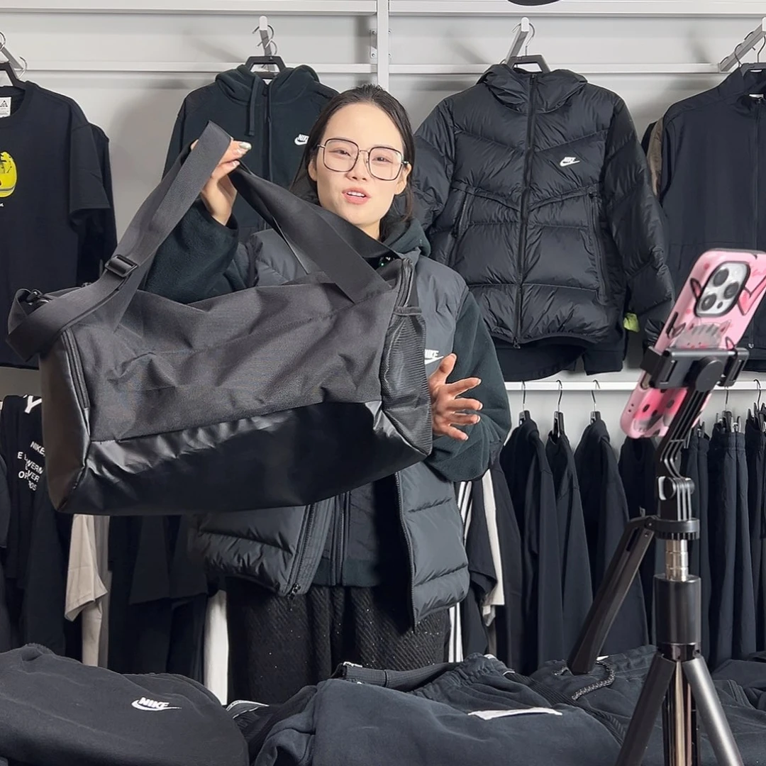 斜挎包黑色，，，，，，