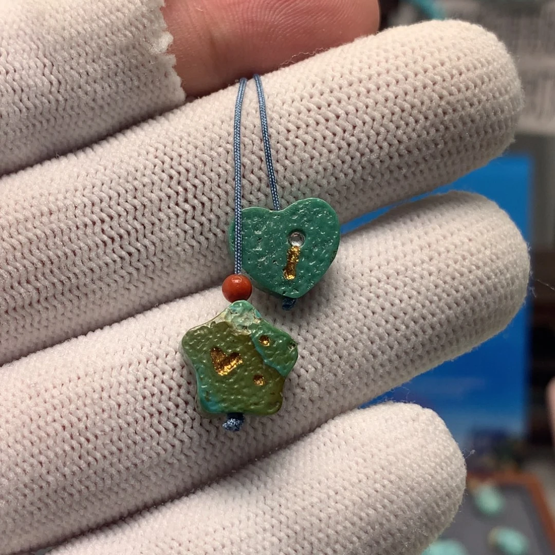 绿松石未镶嵌挂件