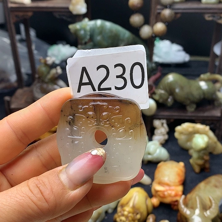 和田玉未镶嵌车挂