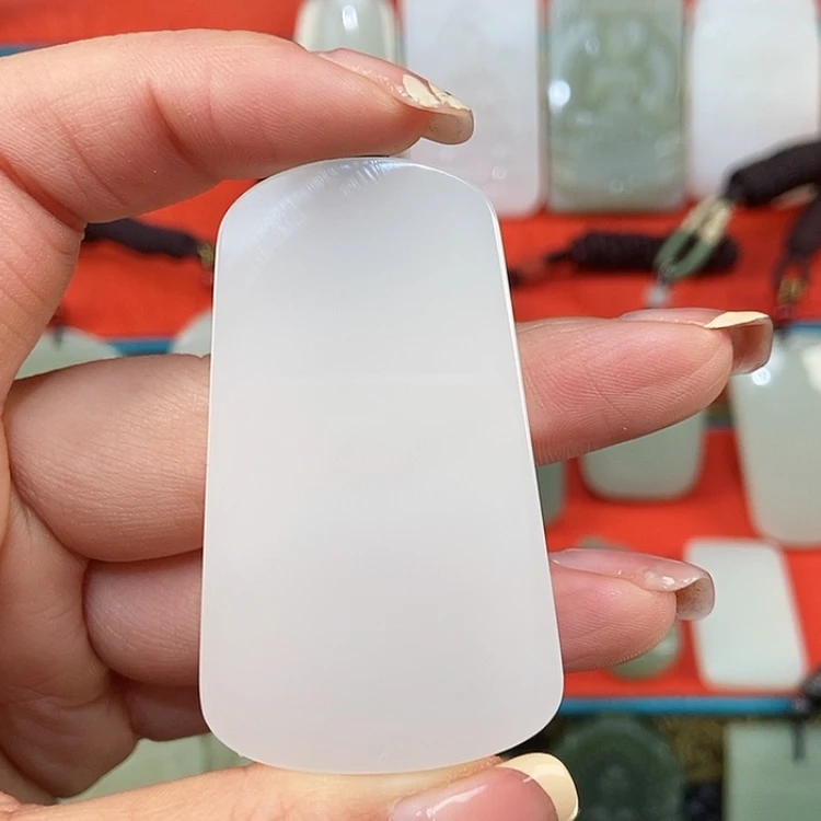 【闪购商品】颈饰未镶嵌和田玉忘*