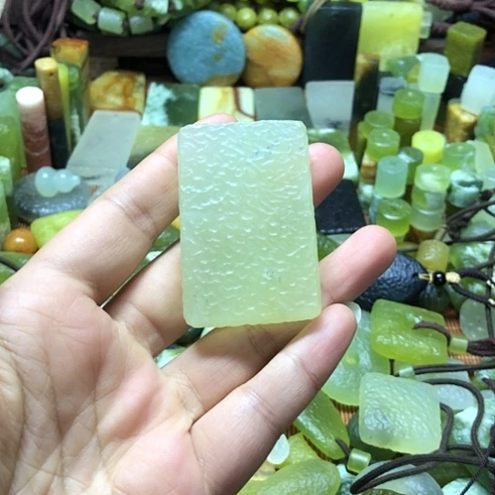 未镶嵌岫玉吊坠岫