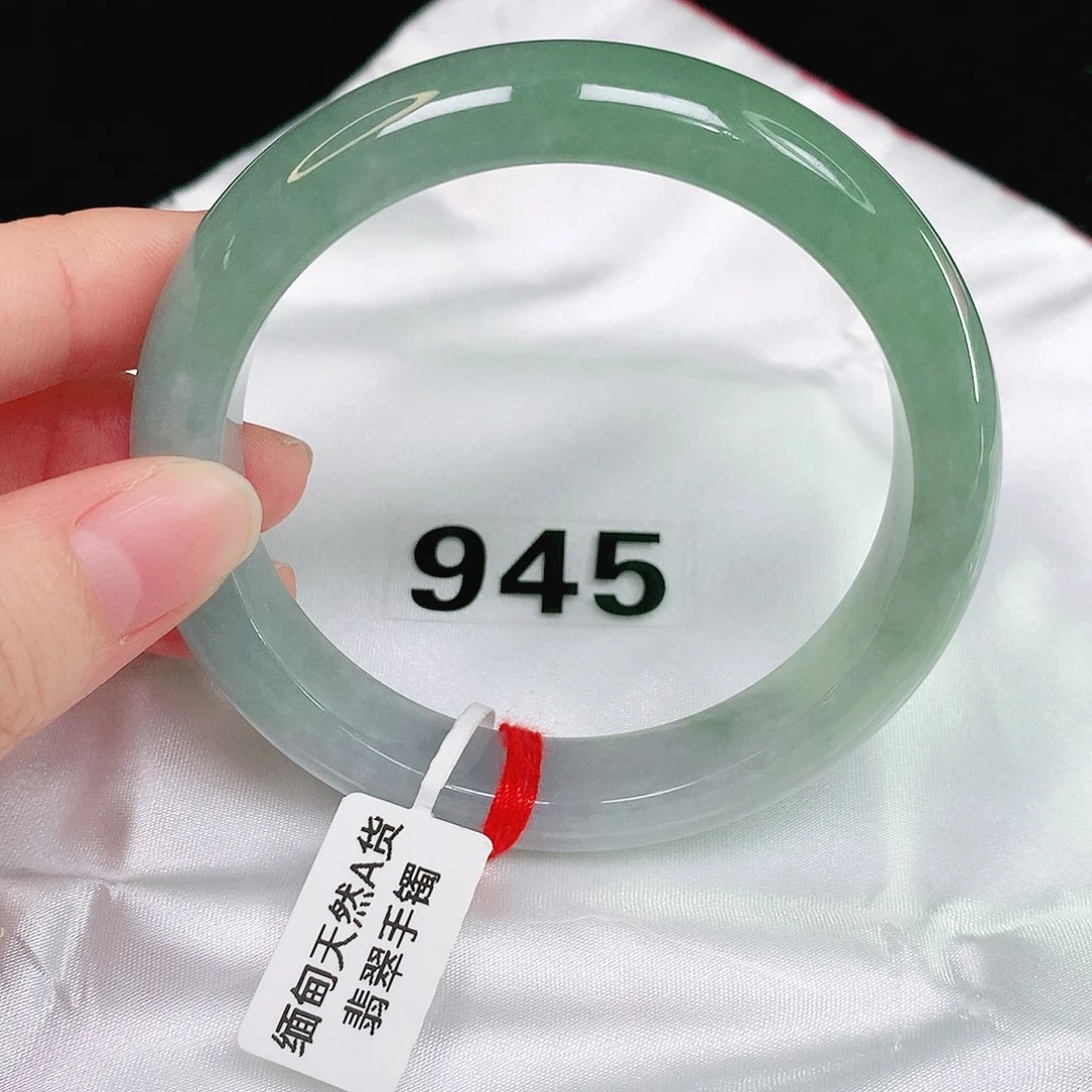 翡翠手镯未镶嵌翡翠手镯未镶嵌