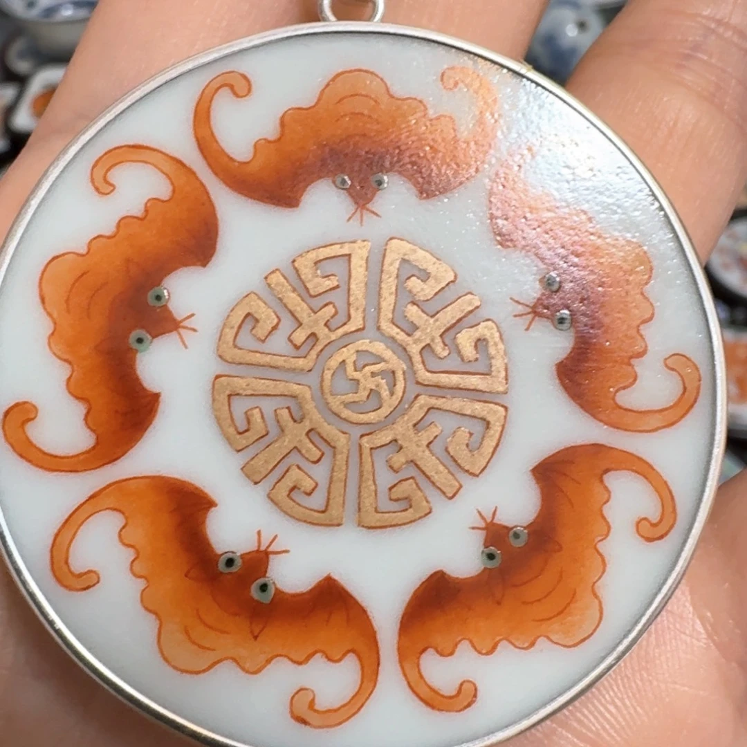 与***柜瓷片金五福挂件一个