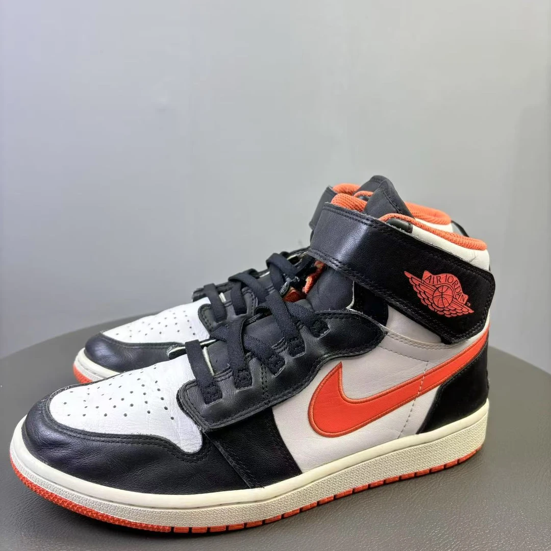 90新 maje 44码 AJ1黑白橙 拉链球鞋 非原盒