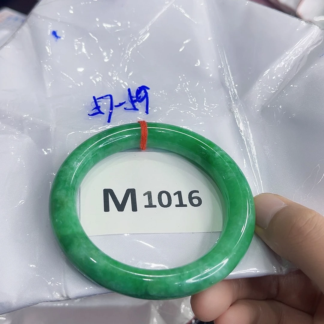 翡翠手镯未镶嵌手镯