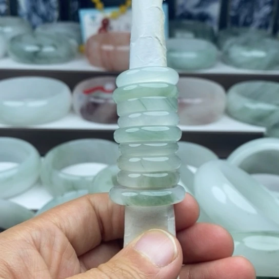 石英质玉（金丝玉）未镶嵌手镯
