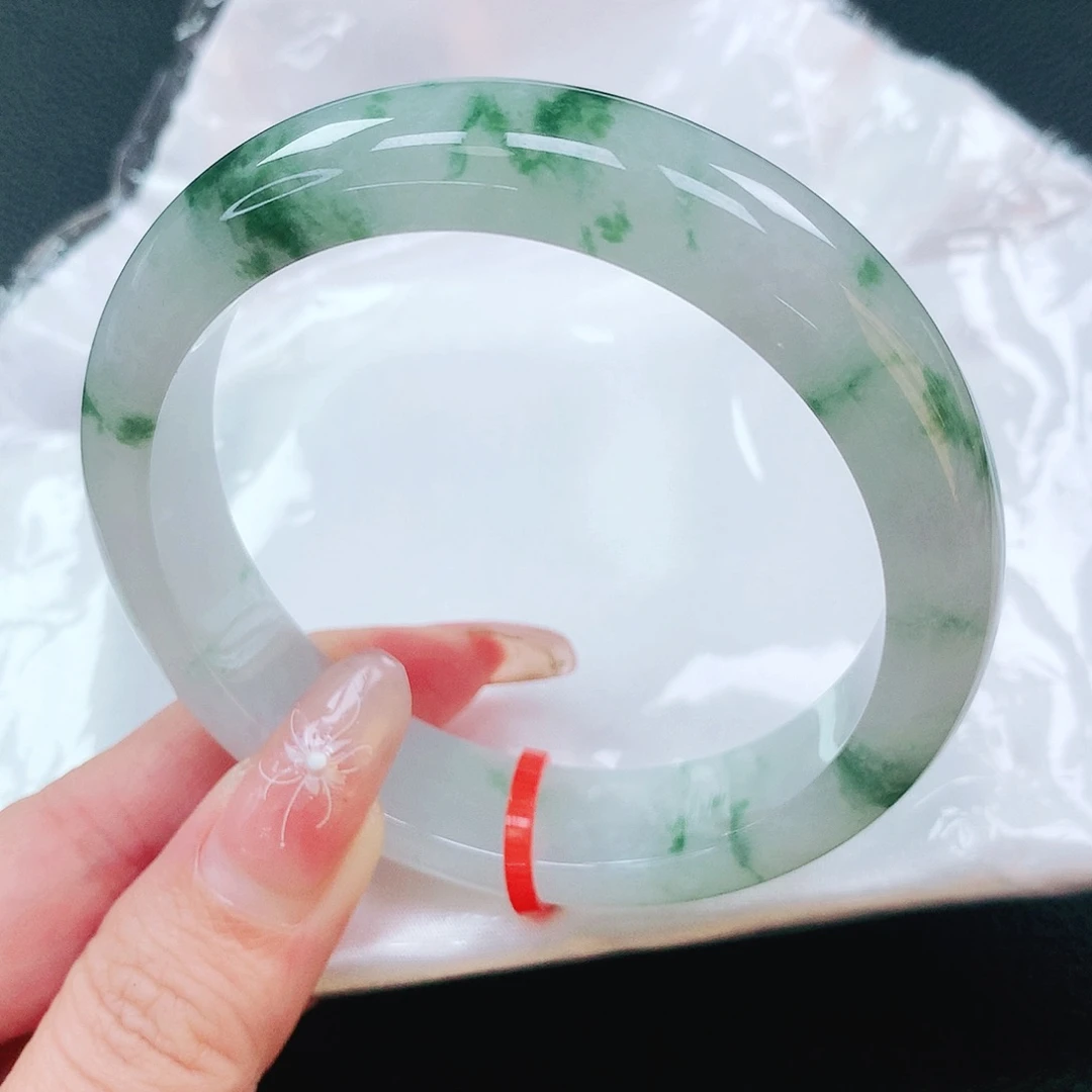 翡翠手镯未镶嵌58圈
