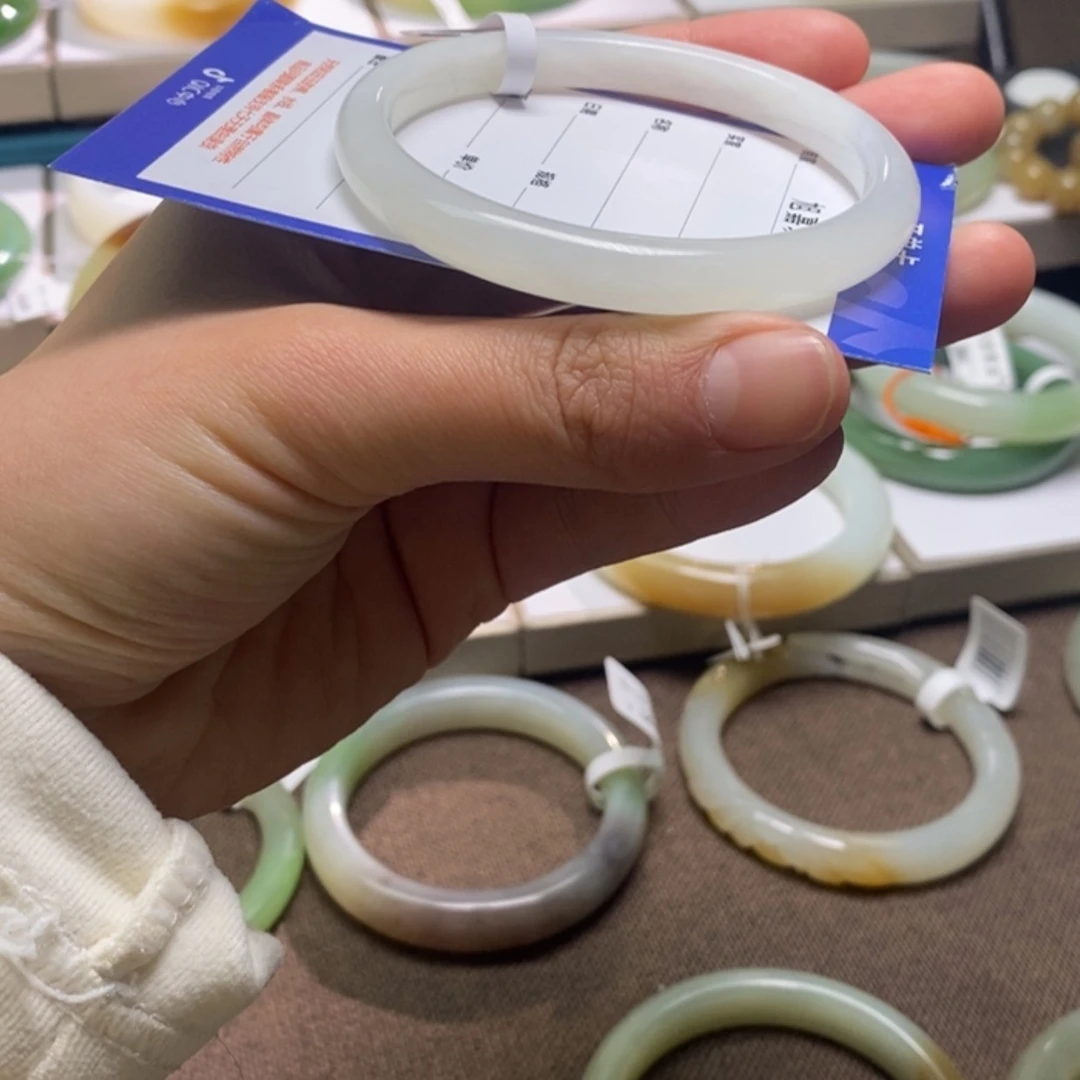 【闪购商品】和田玉手镯未镶嵌