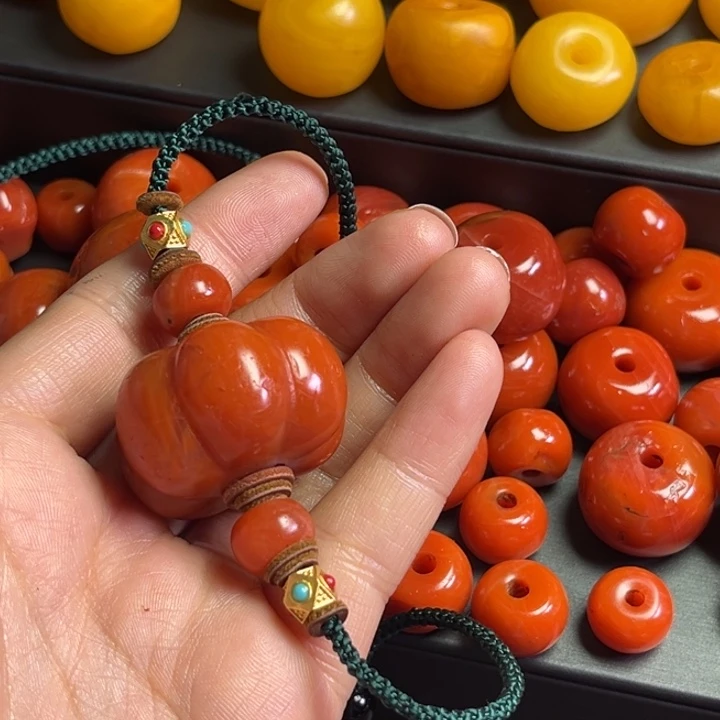 颈饰琉璃麻*琉璃………………..