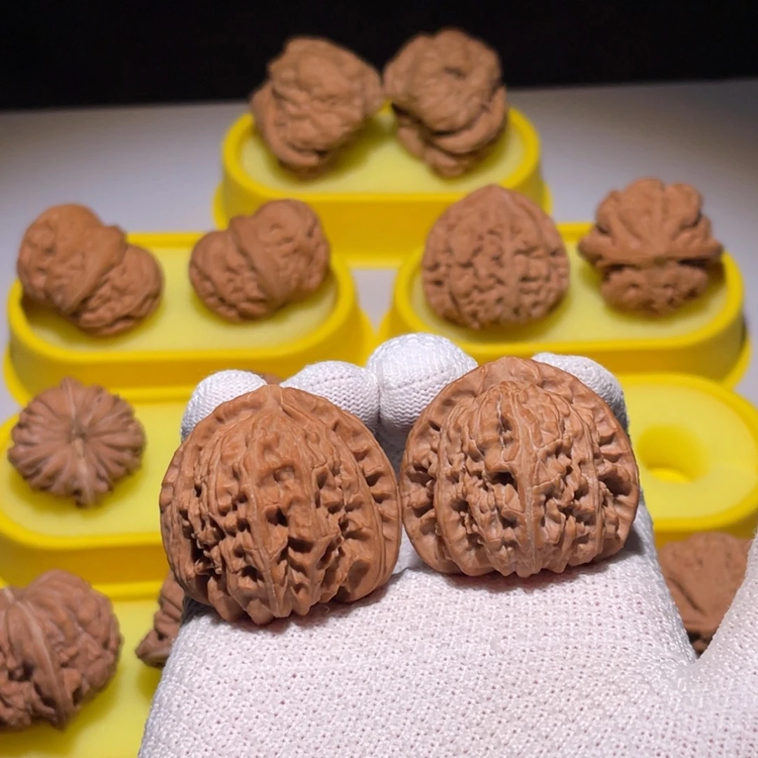 吊坠文玩核桃三角白狮子核桃尺寸41