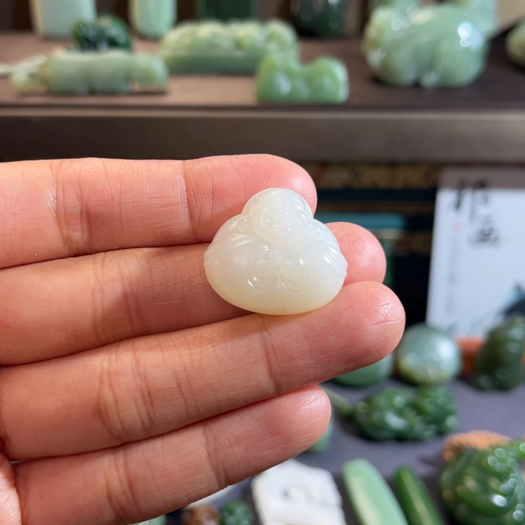 和田玉未镶嵌颈饰定制