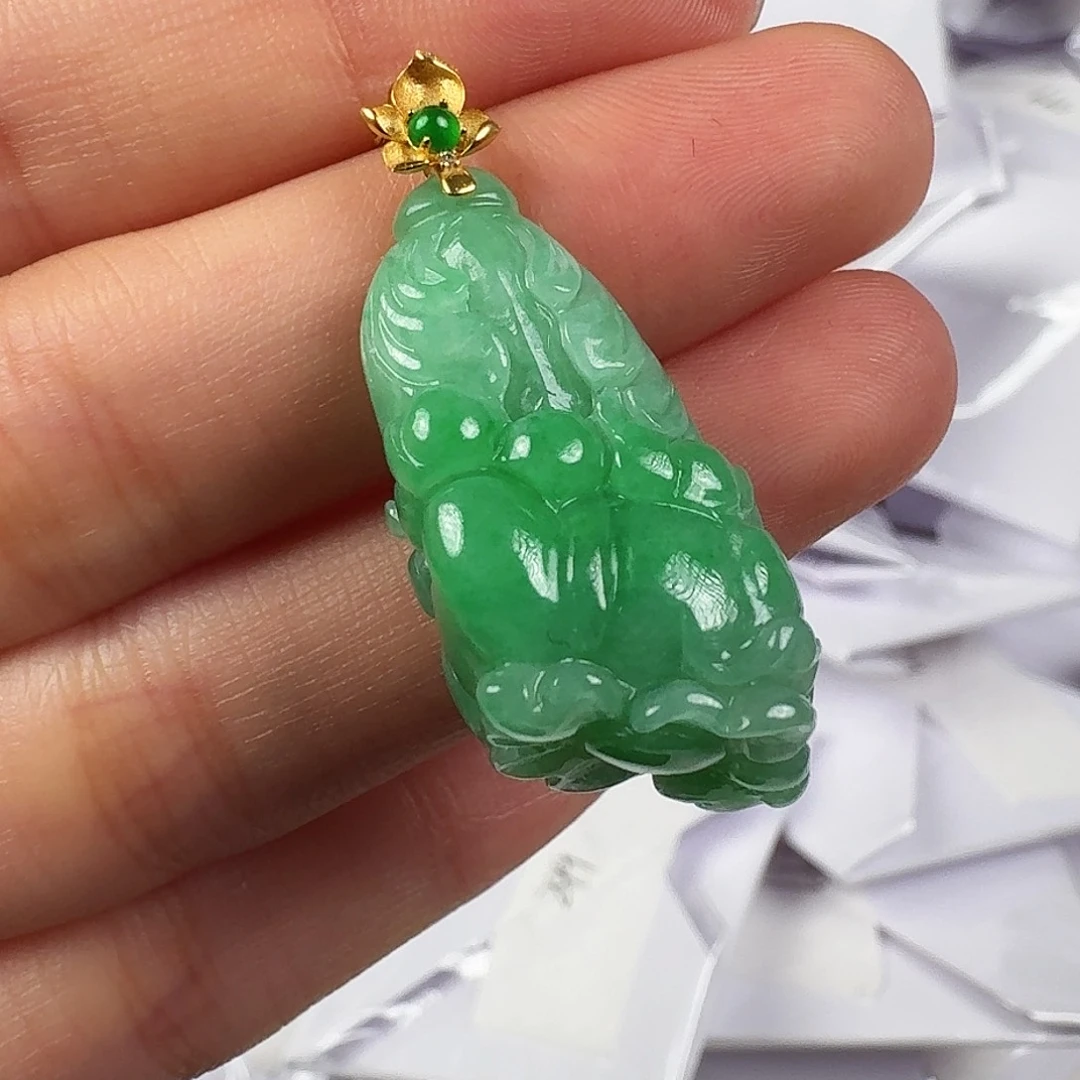 翡翠18K金镶嵌颈饰
