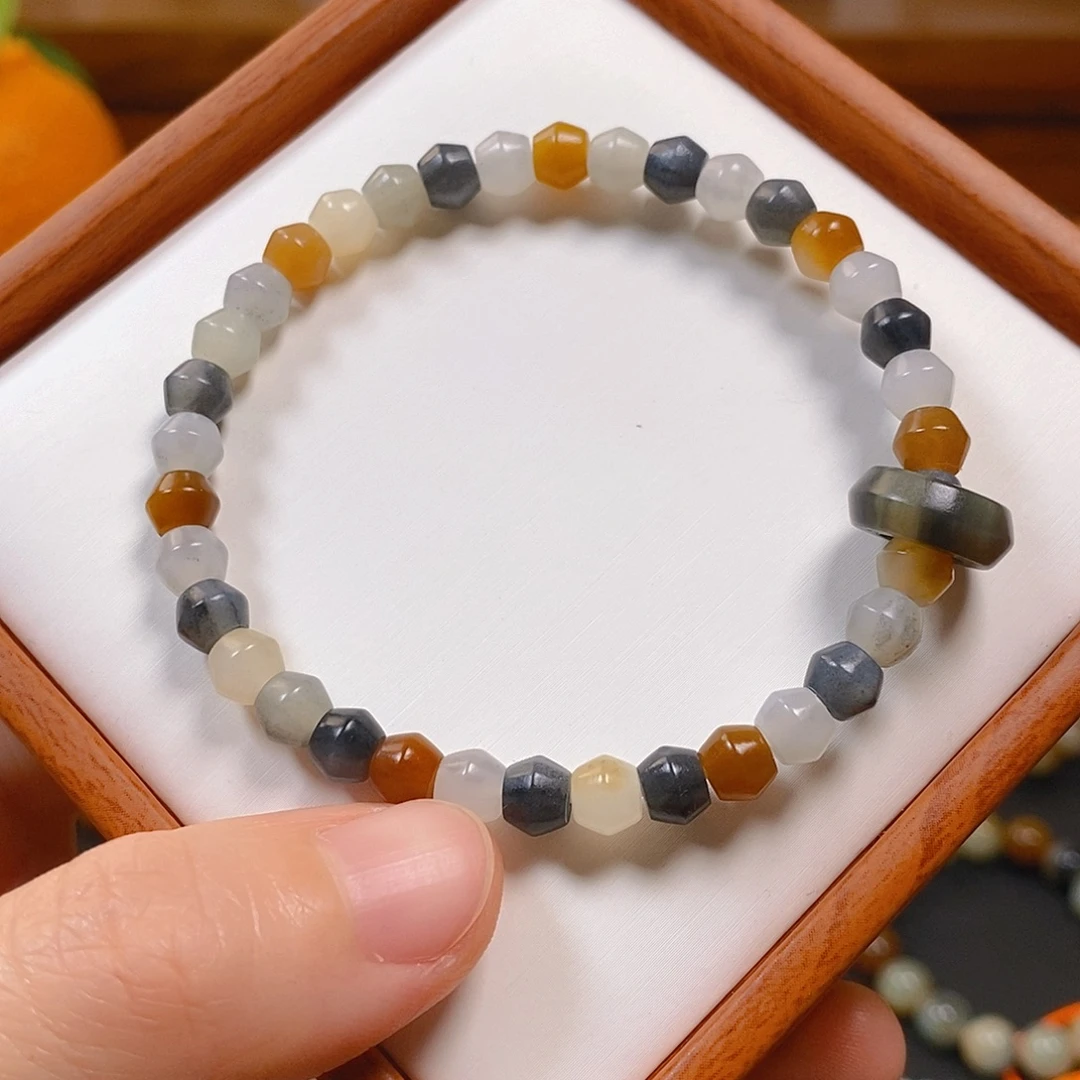 和田玉未镶嵌手串