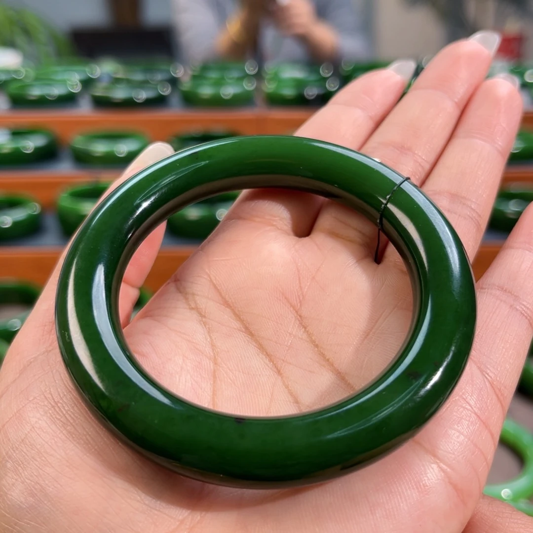 未镶嵌手镯（圆镯）和田玉5556