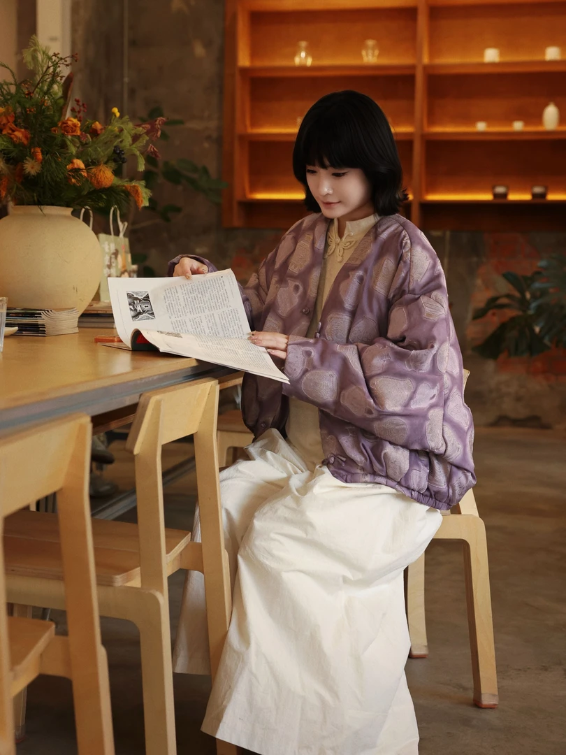 犀霓 柔紫织韵·新中式提花··软绵轻裹·秋冬小众雅韵羽绒服