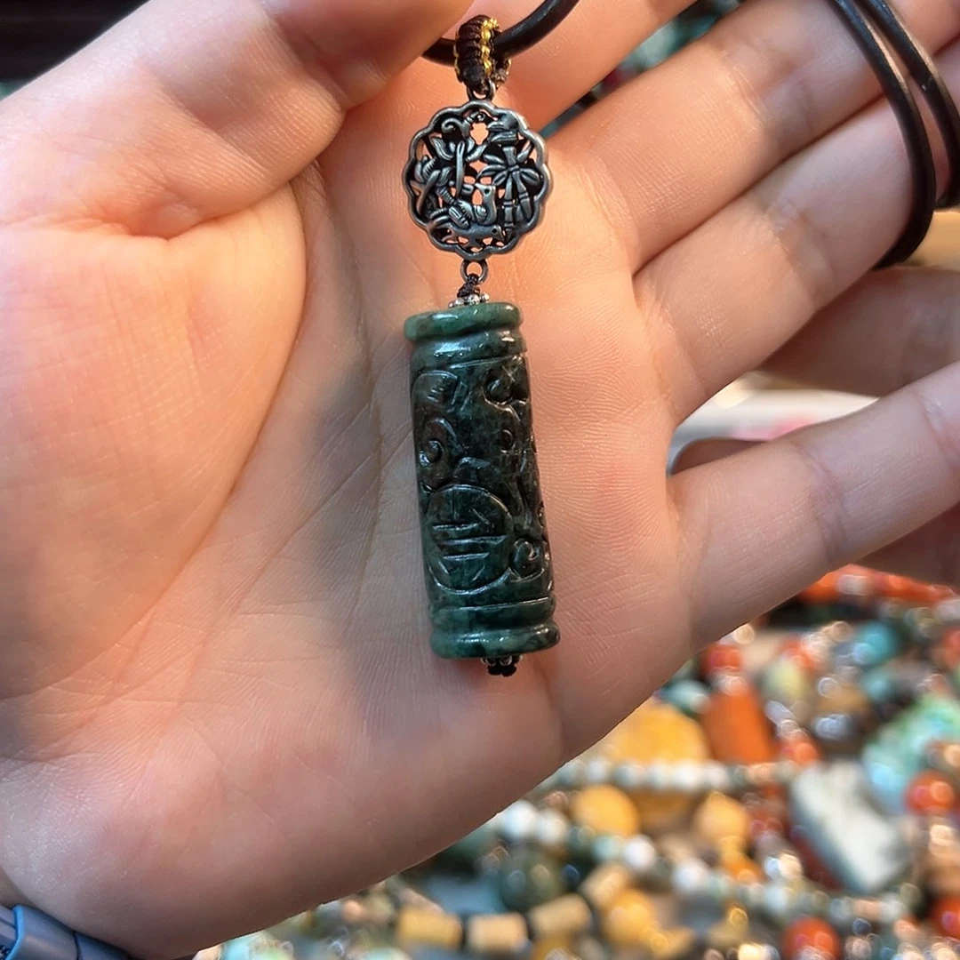 翡翠颈饰未镶嵌吊坠