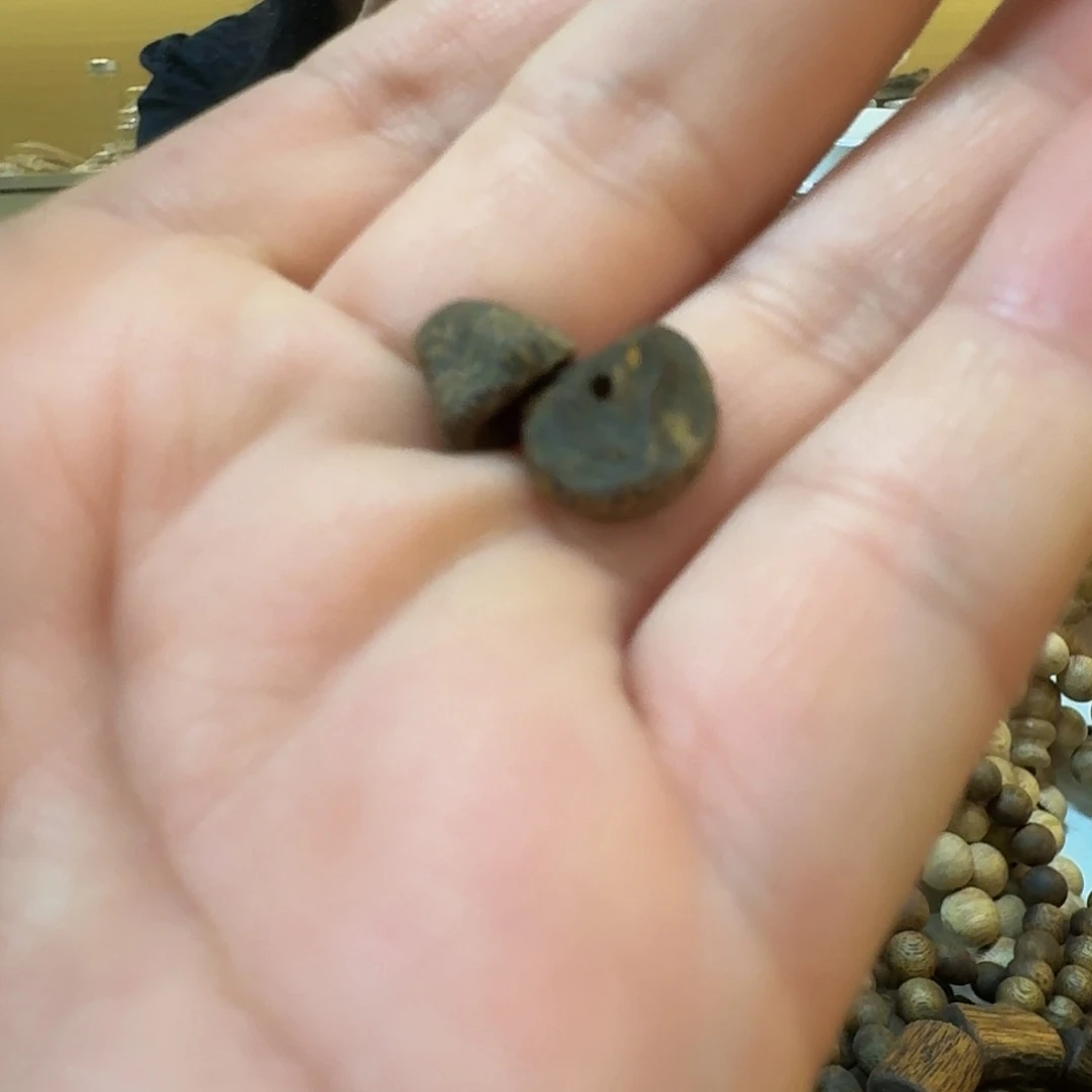 沉香沉香碎屑奇楠小树丁