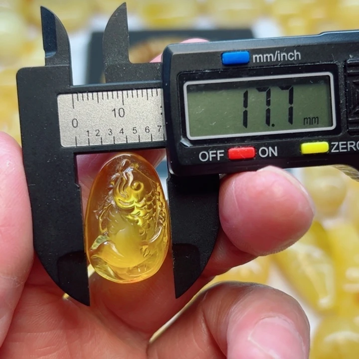 未镶嵌琥珀（矿物珀）裸石