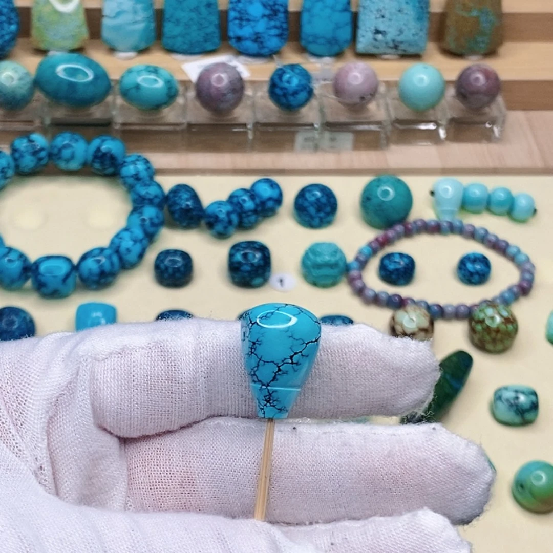 绿松石未镶嵌珠宝奇石