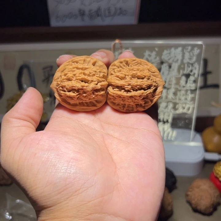 熙***文玩核桃把件38虎头全品