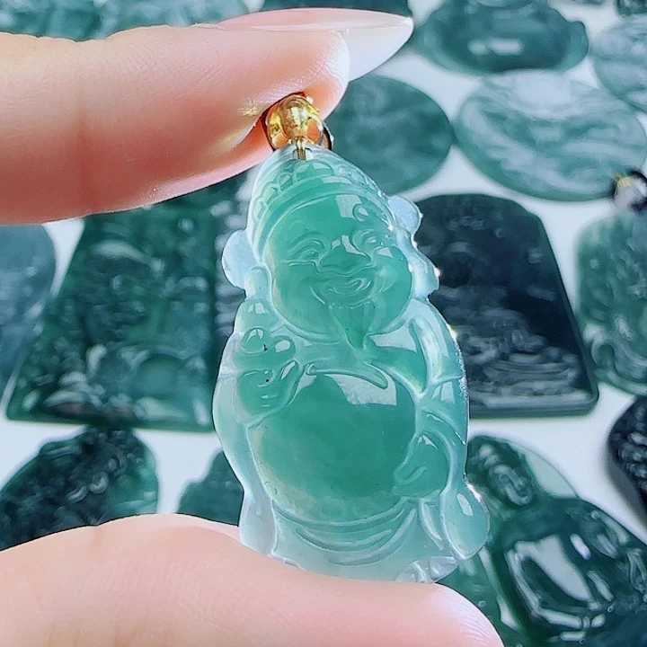 翡翠未镶嵌颈饰多样性发货天然的A货翡翠