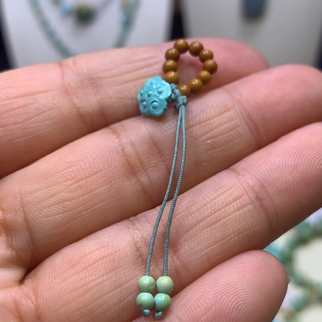 绿松石未镶嵌挂件