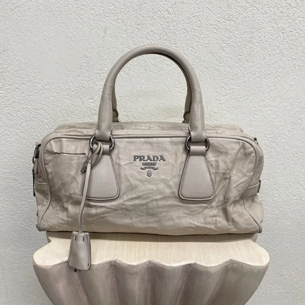 95新 Prada/普拉达 灰色褶皱波士顿手提包底长31 118950