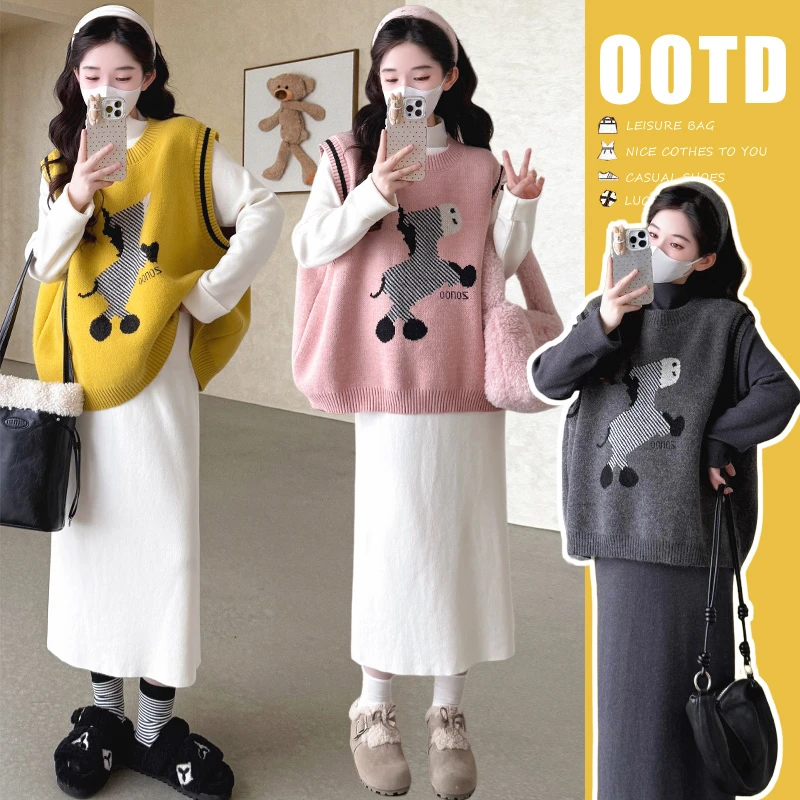 2025新款孕妇装流行韩版时髦卡通小马印花马甲打底时尚长袖连衣裙