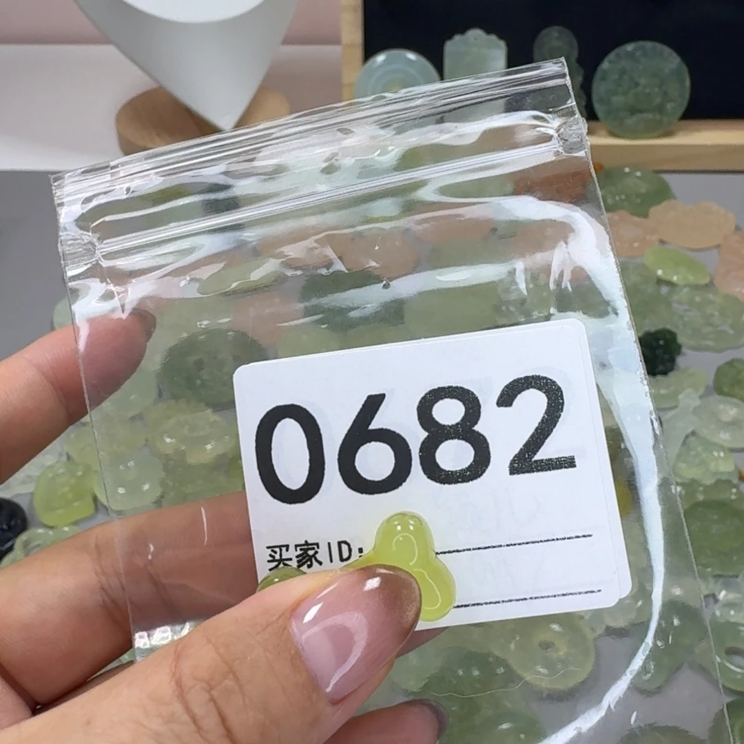 维***Ꮤ岫玉合金颈饰精美礼品